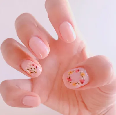 15 mẫu nail hoa khô đẹp và ấn tượng nhất thập kỷ