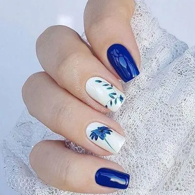 15 mẫu nail hoa khô đẹp và ấn tượng nhất thập kỷ