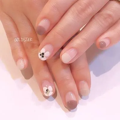 15 mẫu nail hoa khô đẹp và ấn tượng nhất thập kỷ