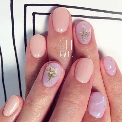 15 mẫu nail hoa khô đẹp và ấn tượng nhất thập kỷ