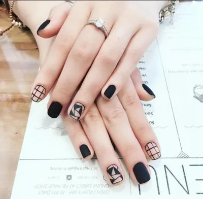 16 mẫu nail cá tính cho chàng khỏi sợ “cầm nhầm tay”