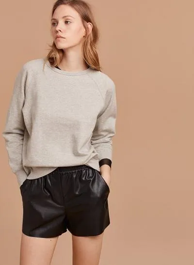 5 cách mix match sweater sành điệu cho nàng xuống phố