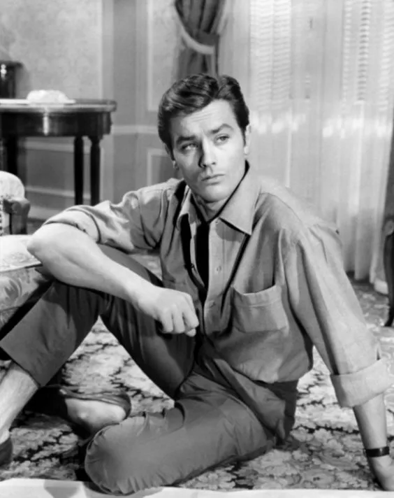 Alain Delon: biểu tượng “bất hảo” của thời trang thập niên 60s