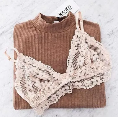 Bra - áo mặc trong áo croptop không thể bỏ qua