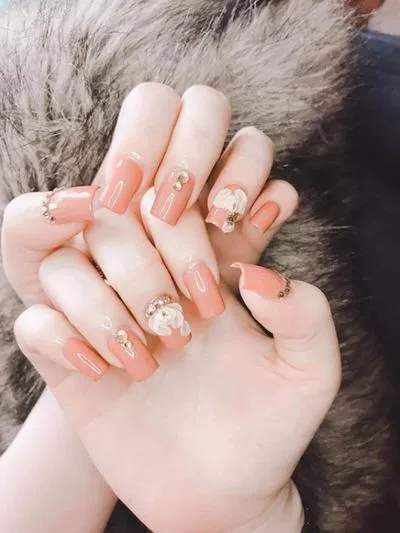 Các mẫu nail đơn giản dễ thương cho cô nàng bánh bèo nữ tính