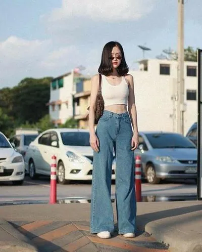 Cách mặc quần jean ống rộng chuẩn như fashionista