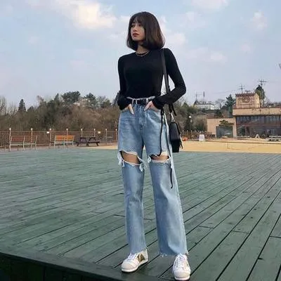 Cách mặc quần jean ống rộng chuẩn như fashionista