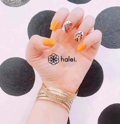 Chuẩn bohemian với bộ nail hoạ tiết thổ cẩm siêu ấn tượng