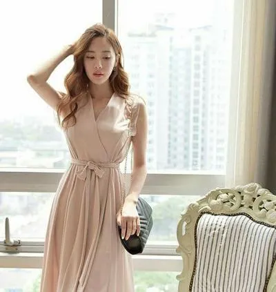 Đầm tông màu beige – Gam màu thời thượng không thể thiếu trong tủ đồ của nàng!