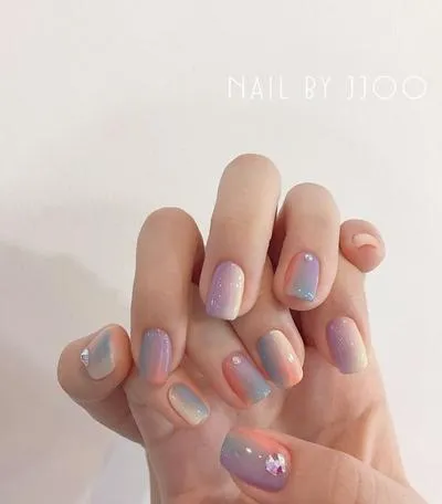 Gợi ý sương sương cho nàng vài mẫu nail phối màu theo đúng xu hướng hiện nay