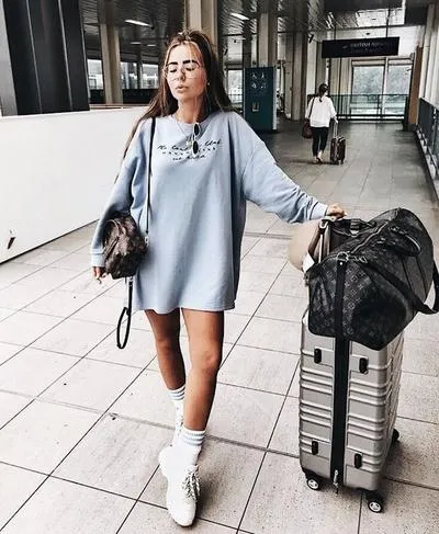 Học cách mix đồ với áo thun cực chất từ các fashionista