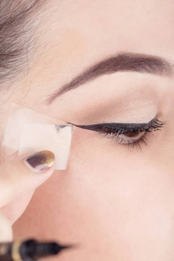 Hướng dẫn cách sử dụng eyeliner cho nàng mới bắt đầu