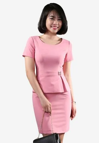 Khám phá kiểu đầm ôm Peplum rất được lòng các chị em