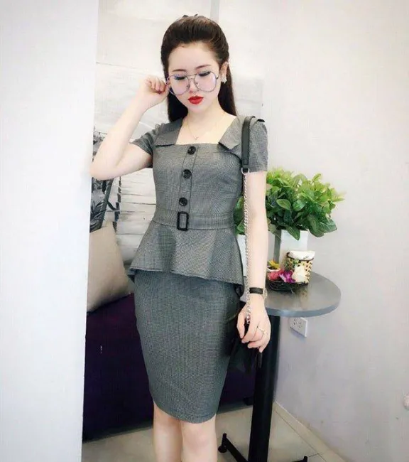 Khám phá kiểu đầm ôm Peplum rất được lòng các chị em