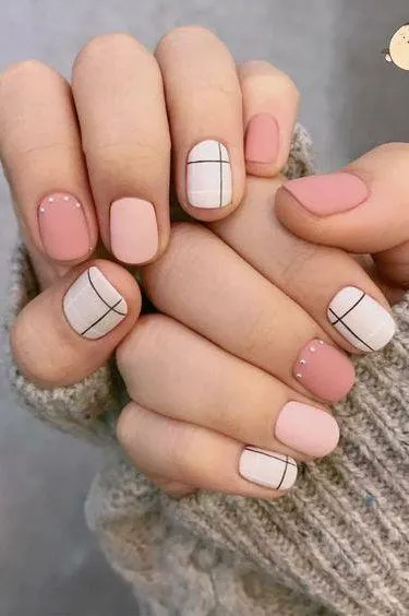 Không ra ngoài được thì tranh thủ học ngay các mẫu nail tự làm xinh xịn này