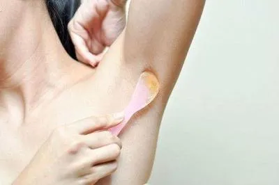 Mách nước cách wax lông nách tại nhà: làm sao triệt để mà vẫn tiết kiệm?