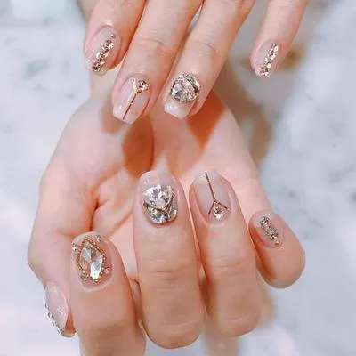 Muôn vàn mẫu nail đẹp “ngất ngây con gà tây” cho nàng điệu đà đi ăn cưới