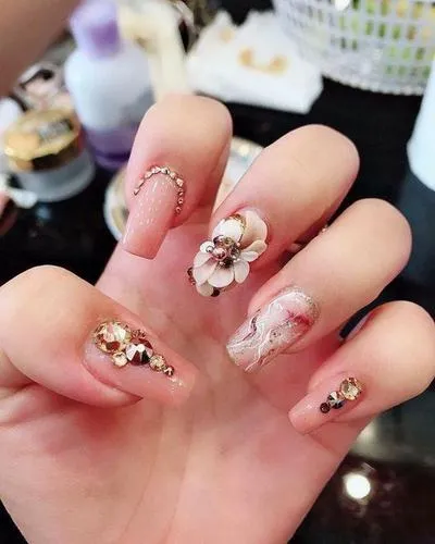 Muôn vàn mẫu nail đẹp “ngất ngây con gà tây” cho nàng điệu đà đi ăn cưới