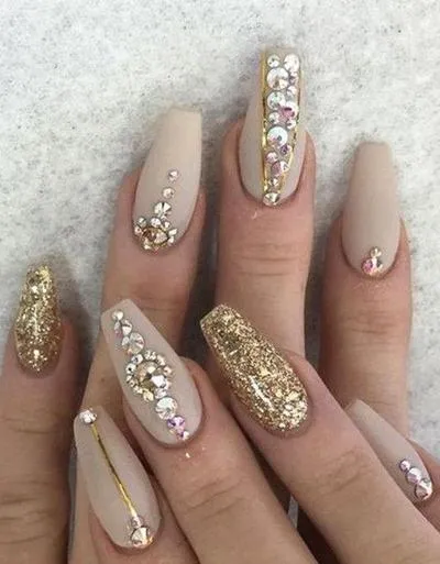 Muôn vàn mẫu nail đẹp “ngất ngây con gà tây” cho nàng điệu đà đi ăn cưới