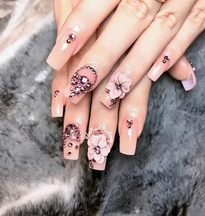 Muôn vàn mẫu nail đẹp “ngất ngây con gà tây” cho nàng điệu đà đi ăn cưới