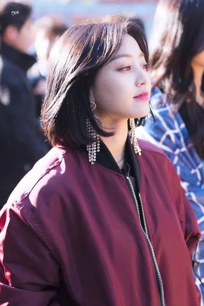 Nhìn Jihyo (TWICE) để học lỏm những kiểu tóc cho mặt tròn quyến rũ