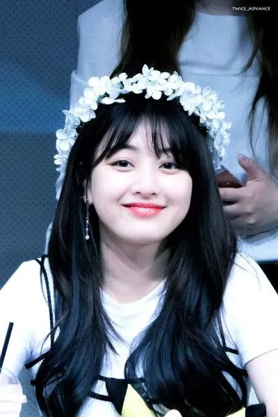 Nhìn Jihyo (TWICE) để học lỏm những kiểu tóc cho mặt tròn quyến rũ