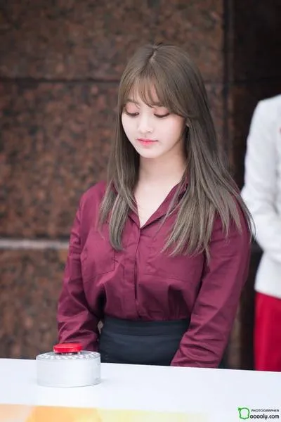 Nhìn Jihyo (TWICE) để học lỏm những kiểu tóc cho mặt tròn quyến rũ