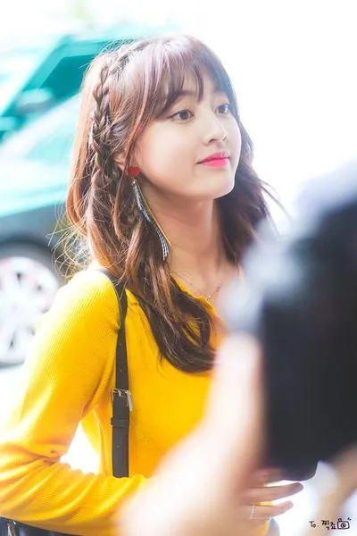 Nhìn Jihyo (TWICE) để học lỏm những kiểu tóc cho mặt tròn quyến rũ