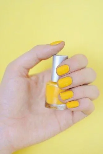 Những mẫu nail màu vàng đẹp mang lại may mắn quanh năm