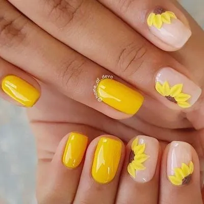 Những mẫu nail màu vàng đẹp mang lại may mắn quanh năm