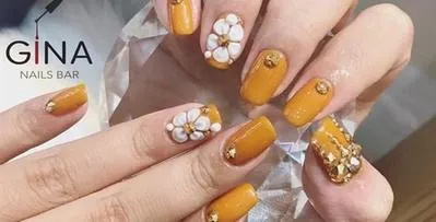 Những mẫu nail màu vàng đẹp mang lại may mắn quanh năm