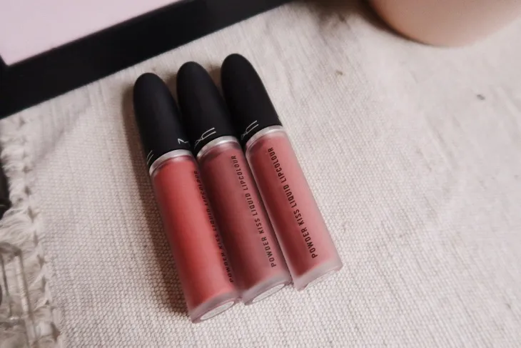 Review Bảng Màu Son Kem MAC Powder Kiss Liquid Lipcolour