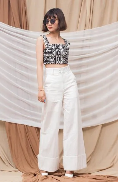 Thiên biến vạn hóa cùng những cách phối đồ với áo croptop năng động