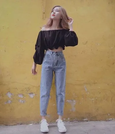 Thiên biến vạn hóa cùng những cách phối đồ với áo croptop năng động