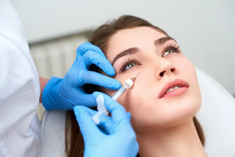 Tiêm filler hốc mắt có lợi ích gì?