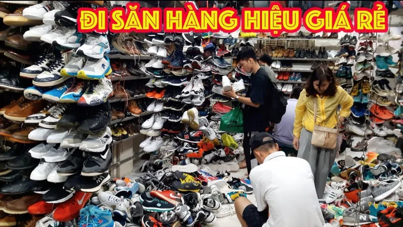 Top 10 khu chợ bán đồ cũ chất lượng nhất Sài Gòn