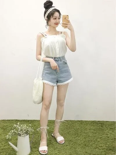 Top 5 mẫu giày sandal nữ đi học được yêu thích nhất