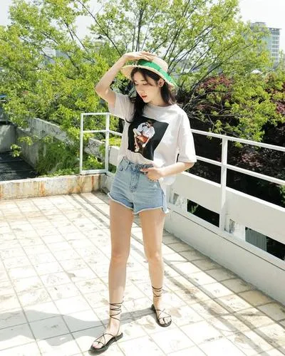 Top 5 mẫu giày sandal nữ đi học được yêu thích nhất