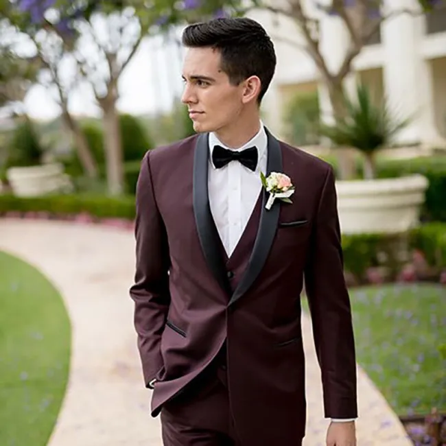 Tuxedo là gì? Phân biệt Tuxedo với Suit và Blazer chi tiết